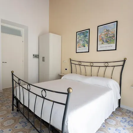 De Santis Oda ve Kahvaltı