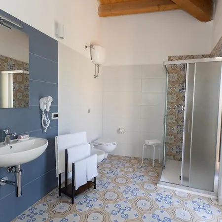 فندق مبيت وإفطار De Santis 4*